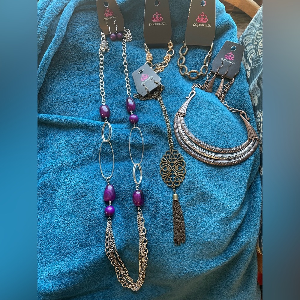 NEW Bundle of 5 Paparazzi pieces